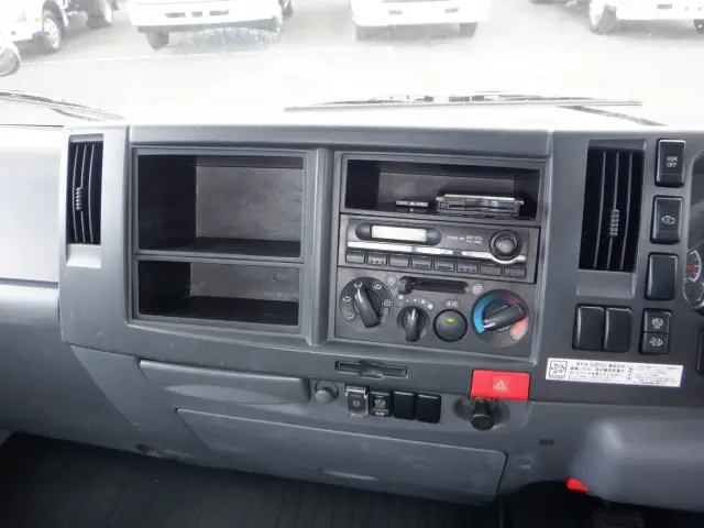 いすゞ エルフ SKG-NNR85AR(2WD)の写真40