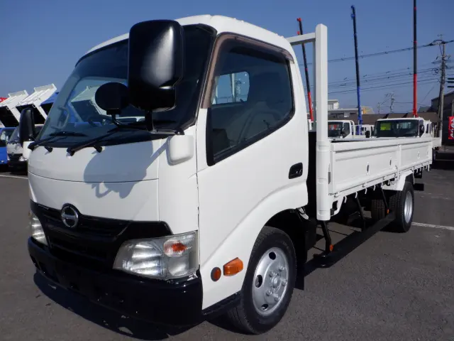 日野 デュトロ SKG-XZU650M(2WD)の写真1