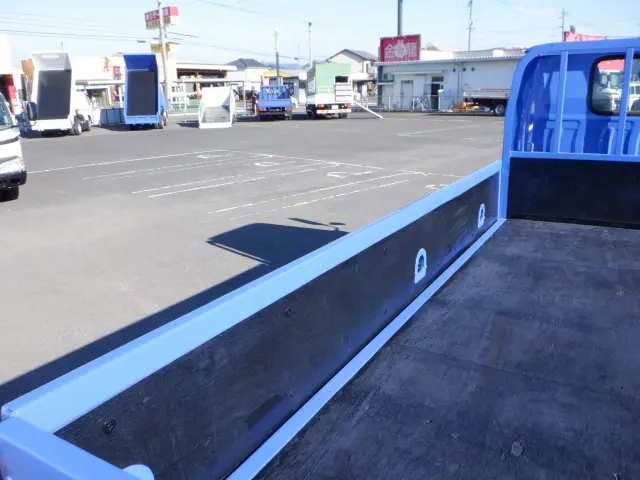 いすゞ エルフ TKG-NKR85A(2WD)の写真9