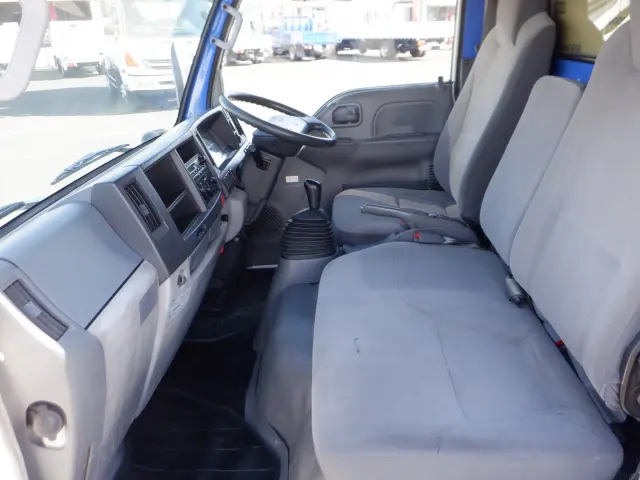 いすゞ エルフ TKG-NKR85A(2WD)の写真32