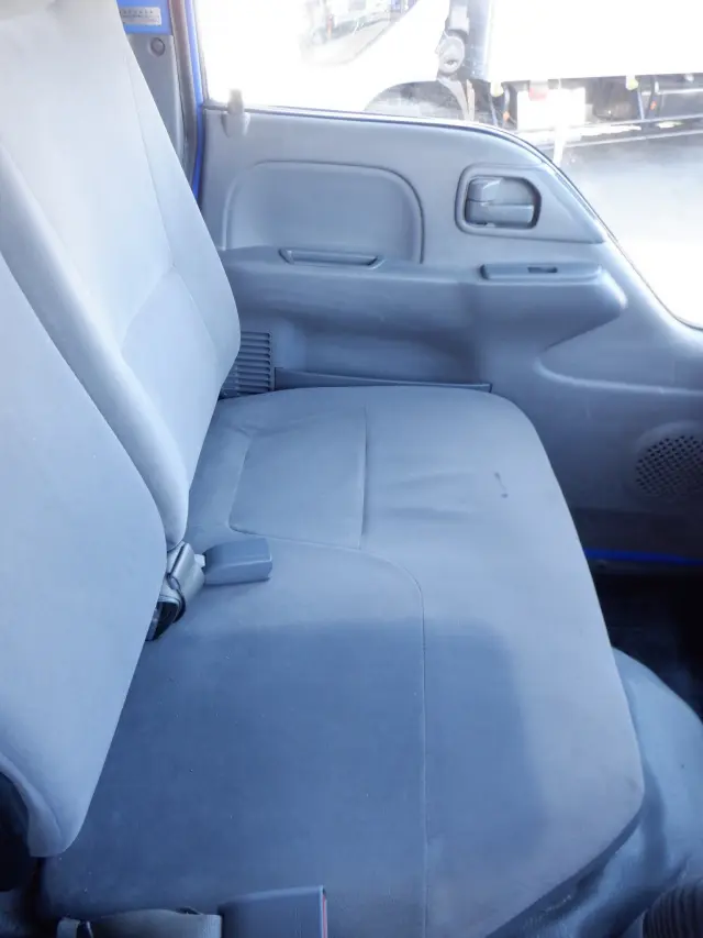 いすゞ エルフ TKG-NKR85A(2WD)の写真33