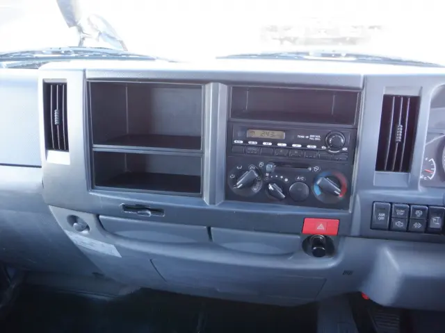 いすゞ エルフ TKG-NKR85A(2WD)の写真35