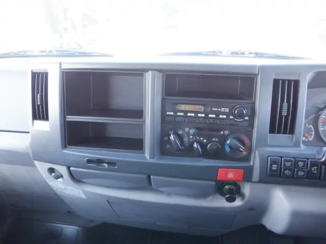 いすゞ エルフ TKG-NKR85A(2WD)の写真37