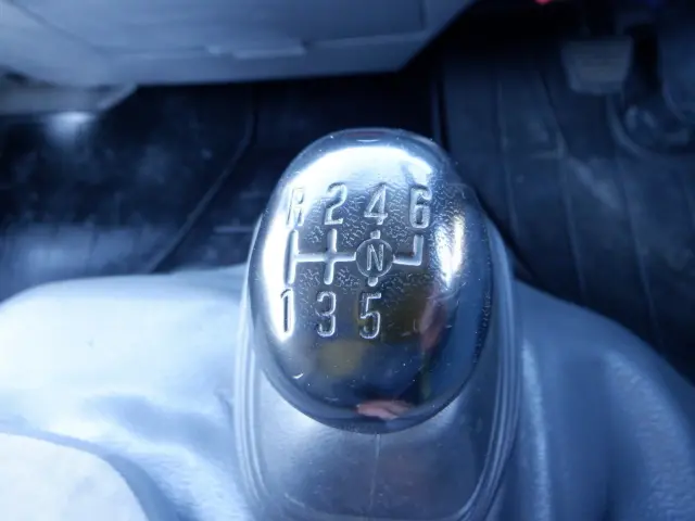 いすゞ エルフ TKG-NKR85A(2WD)の写真38