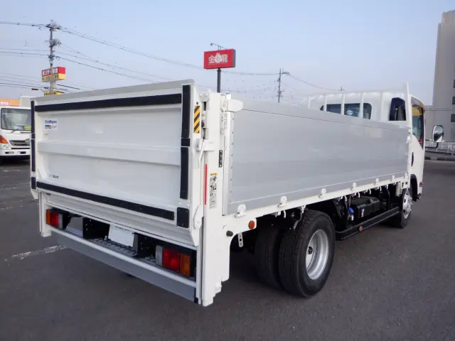 いすゞ エルフ 2RG-NPR88YN(2WD)の写真2