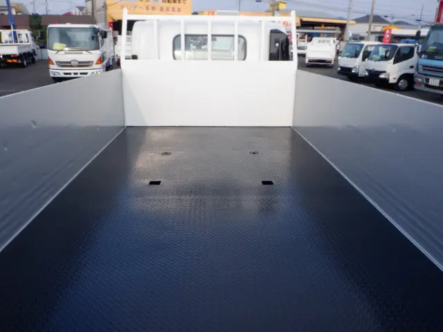 いすゞ エルフ 2RG-NPR88YN(2WD)の写真3