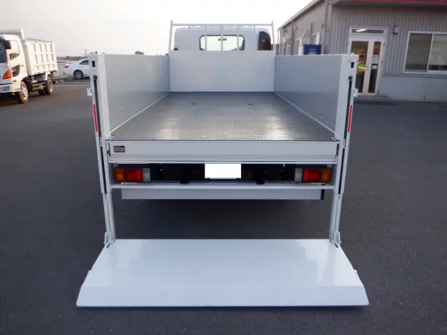 いすゞ エルフ 2RG-NPR88YN(2WD)の写真4