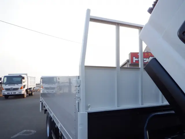 いすゞ エルフ 2RG-NPR88YN(2WD)の写真15