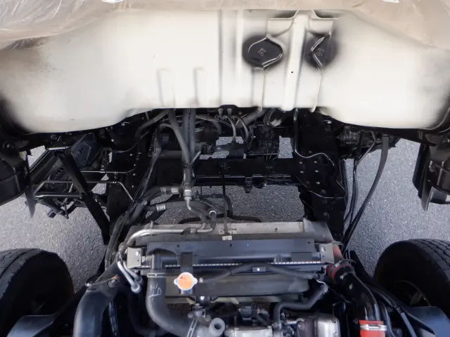 いすゞ エルフ 2RG-NPR88YN(2WD)の写真28
