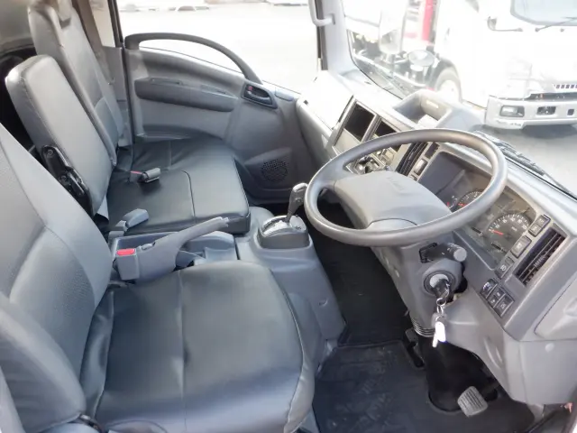 いすゞ エルフ 2RG-NPR88YN(2WD)の写真32