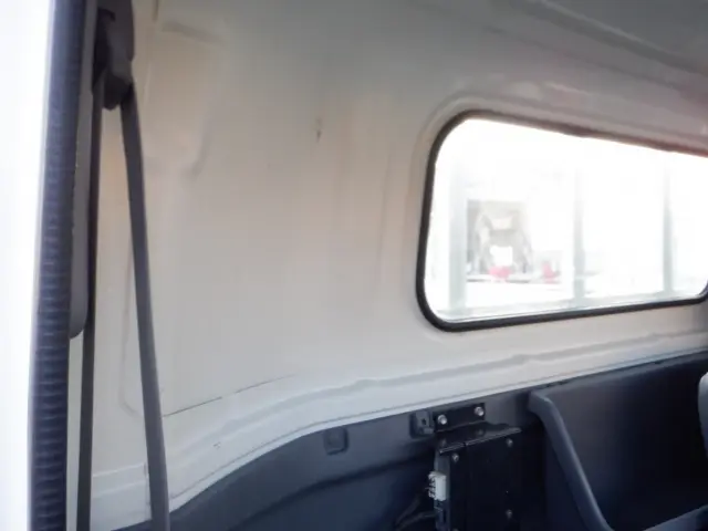 いすゞ エルフ 2RG-NPR88YN(2WD)の写真35