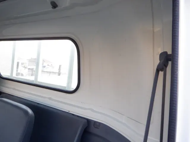 いすゞ エルフ 2RG-NPR88YN(2WD)の写真36