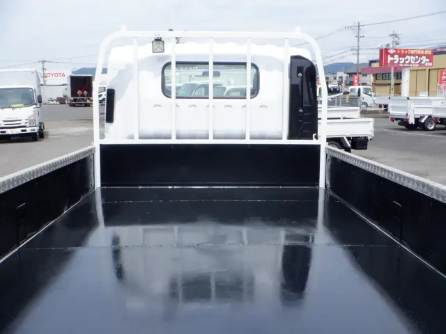 いすゞ エルフ 2RG-NPR88YN(2WD)の写真7