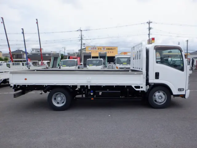 いすゞ エルフ 2RG-NPR88YN(2WD)の写真12