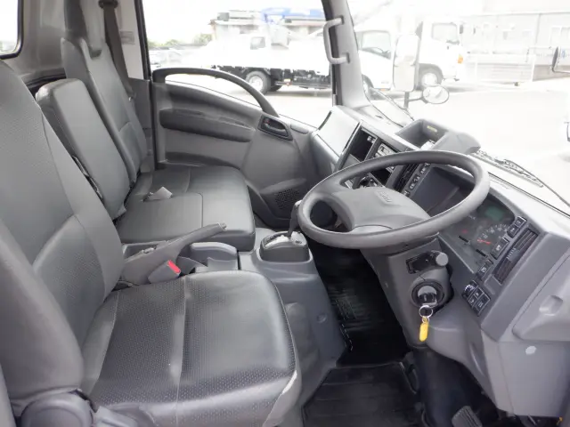 いすゞ エルフ 2RG-NPR88YN(2WD)の写真29