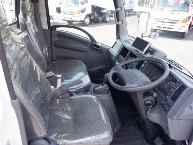 いすゞ エルフ 2RG-NMR88AR(2WD)の写真30