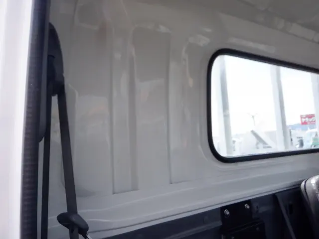 いすゞ エルフ 2RG-NMR88AR(2WD)の写真33
