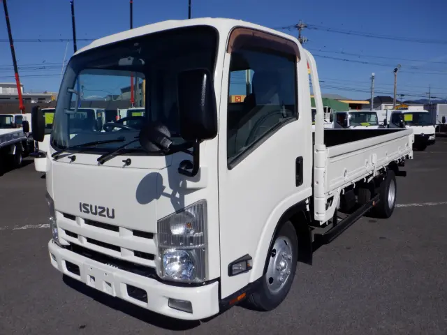 いすゞ エルフ SKG-NMR85AR(2WD)の写真1