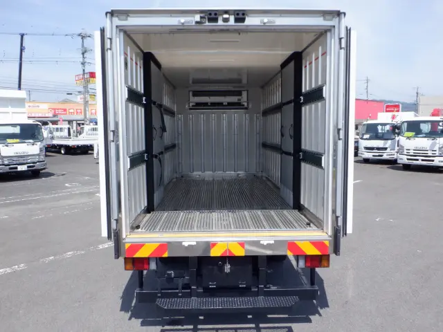 いすゞ エルフ TPG-NPR85AN(2WD)の写真3