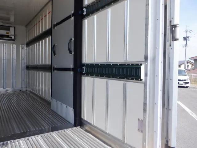 いすゞ エルフ TPG-NPR85AN(2WD)の写真13