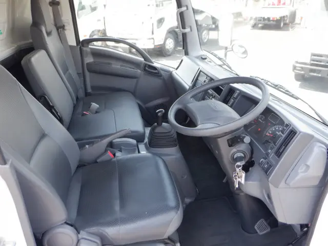 いすゞ エルフ TPG-NPR85AN(2WD)の写真37