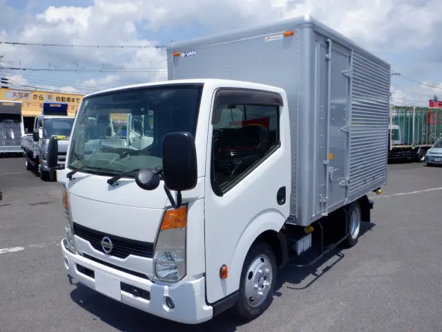 日産 アトラス SKG-TZ2F24(2WD)の写真1
