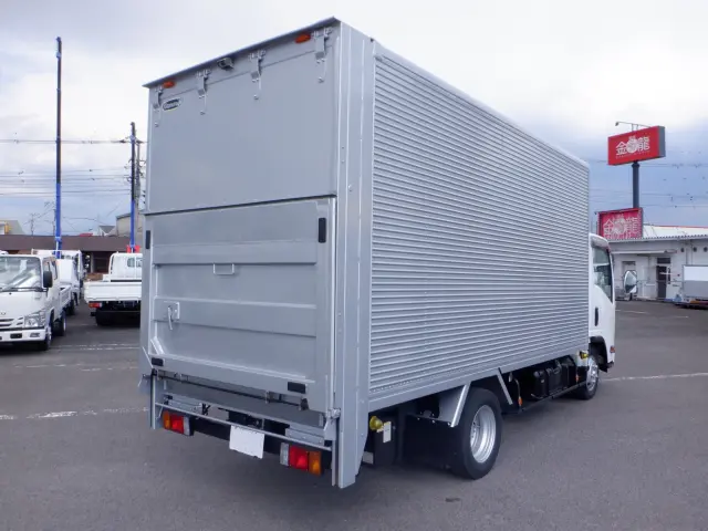 いすゞ エルフ TRG-NMR85AN(2WD)の写真2