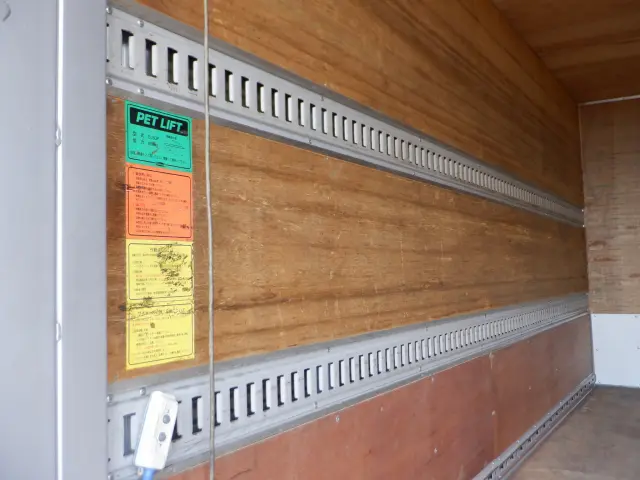 いすゞ エルフ TRG-NMR85AN(2WD)の写真11