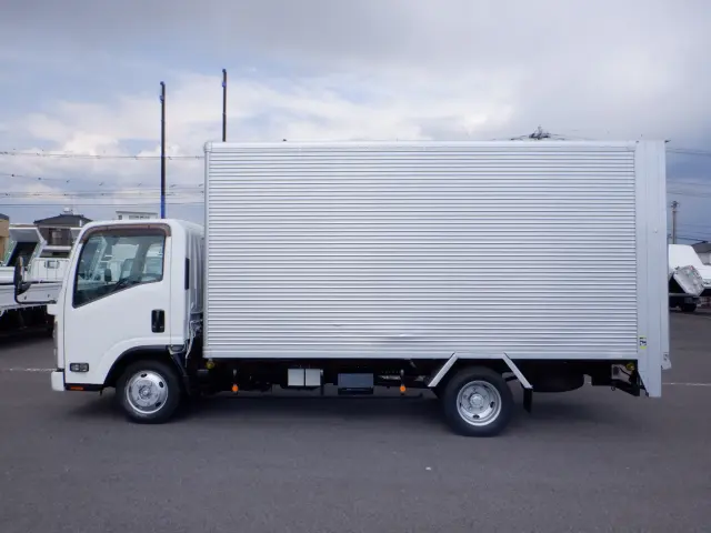 いすゞ エルフ TRG-NMR85AN(2WD)の写真15