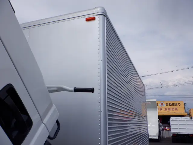 いすゞ エルフ TRG-NMR85AN(2WD)の写真28