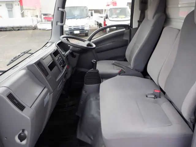 いすゞ エルフ TRG-NMR85AN(2WD)の写真37