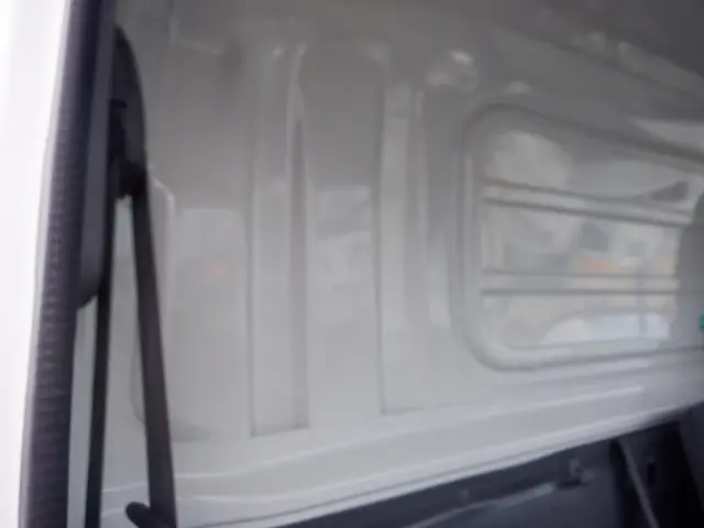 いすゞ エルフ TRG-NMR85AN(2WD)の写真39