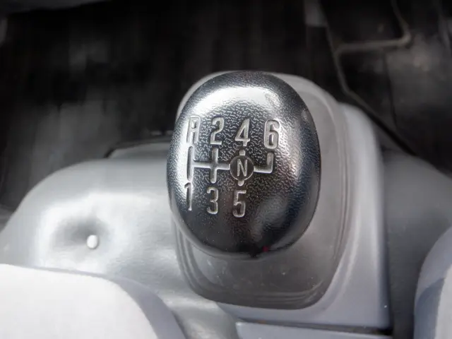 いすゞ エルフ TRG-NMR85AN(2WD)の写真43