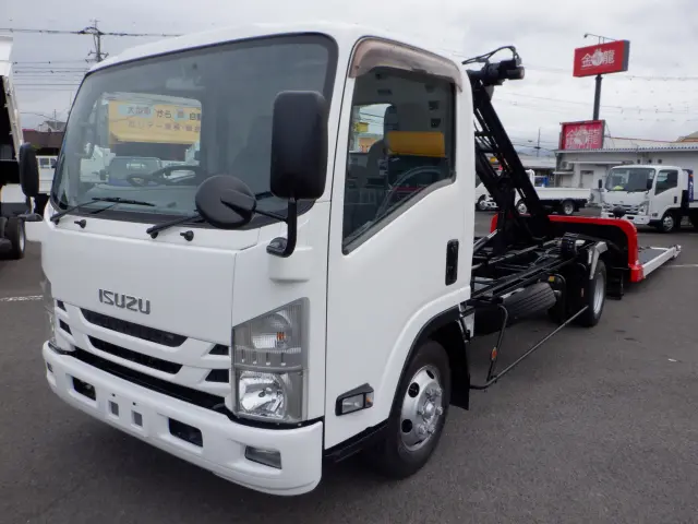 いすゞ エルフ TRG-NPR85AN(2WD)の写真9