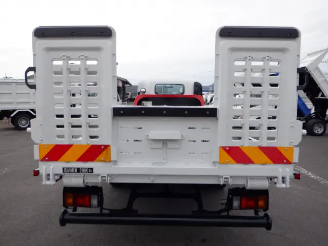 いすゞ エルフ TRG-NPR85AN(2WD)の写真15