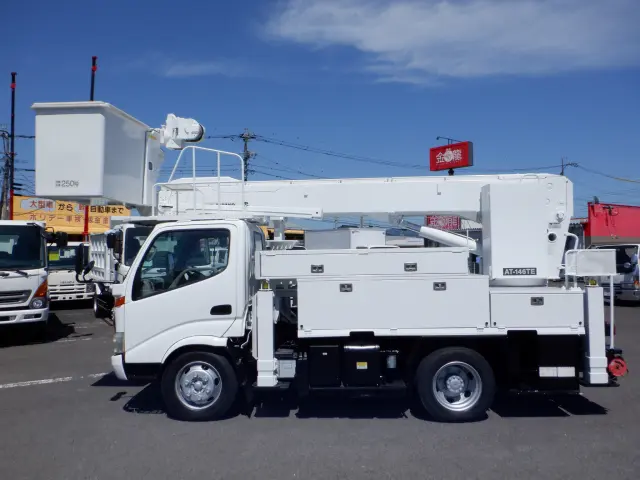 日野 デュトロ BDG-XZU354E(2WD)の写真7