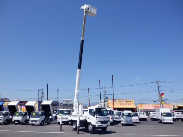 日野 デュトロ BDG-XZU354E(2WD)の写真9