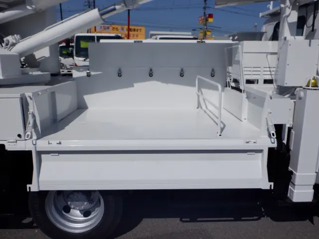 日野 デュトロ BDG-XZU354E(2WD)の写真18