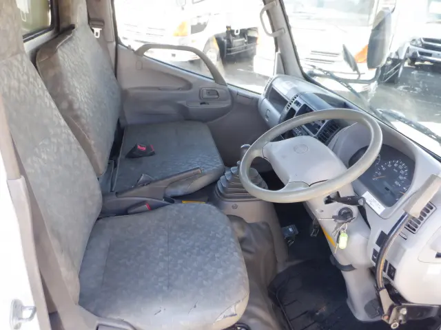 日野 デュトロ BDG-XZU354E(2WD)の写真41