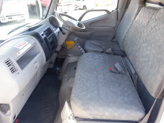 日野 デュトロ BDG-XZU354E(2WD)の写真42