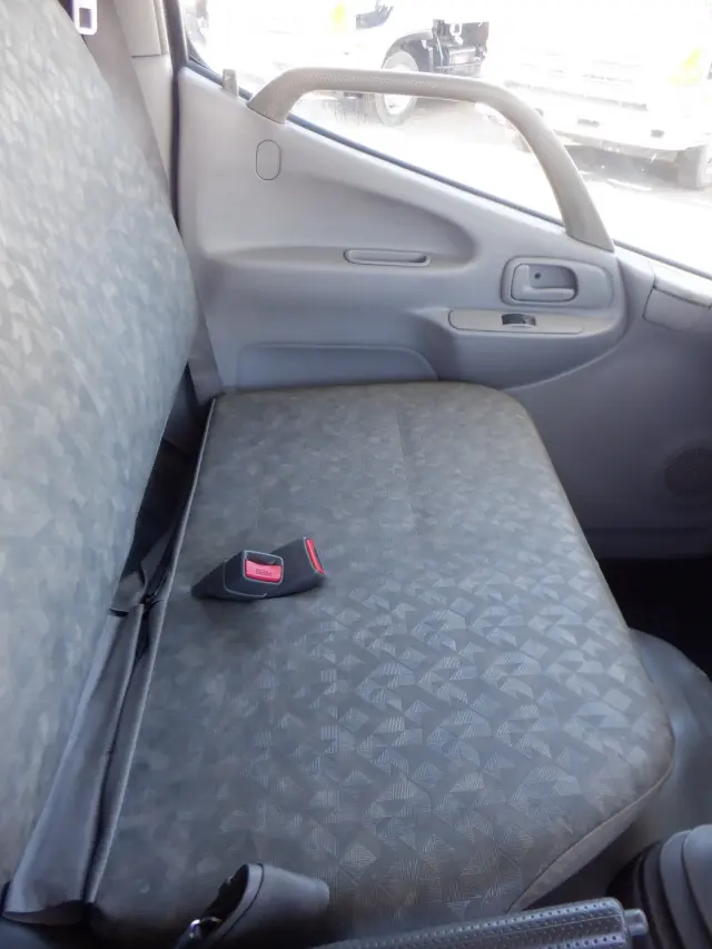 日野 デュトロ BDG-XZU354E(2WD)の写真43