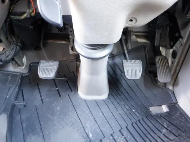 日野 デュトロ BDG-XZU354E(2WD)の写真47