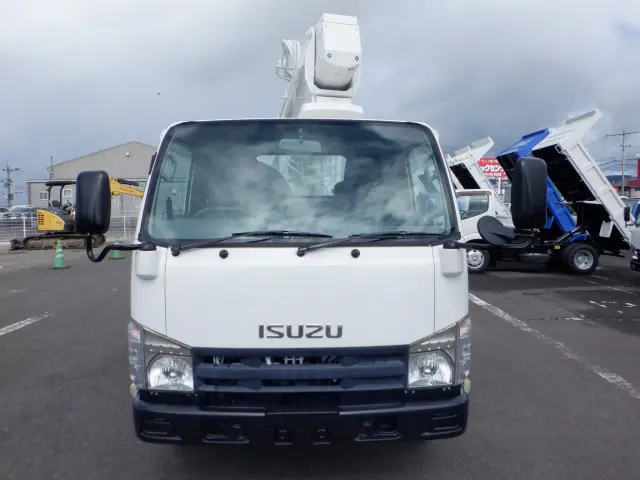 いすゞ エルフ BKG-NKR85N(2WD)の写真4