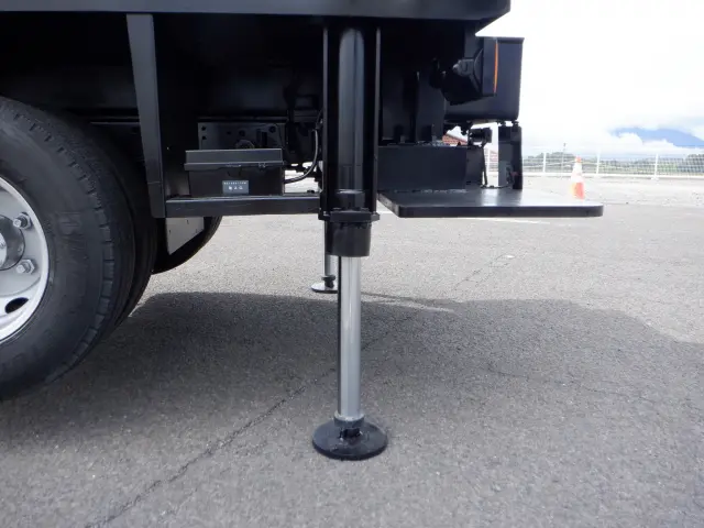 いすゞ エルフ BKG-NKR85N(2WD)の写真11