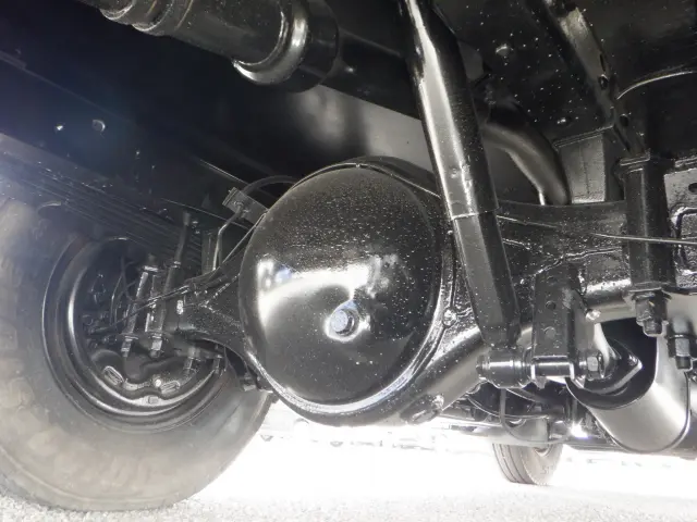 いすゞ エルフ BKG-NKR85N(2WD)の写真29