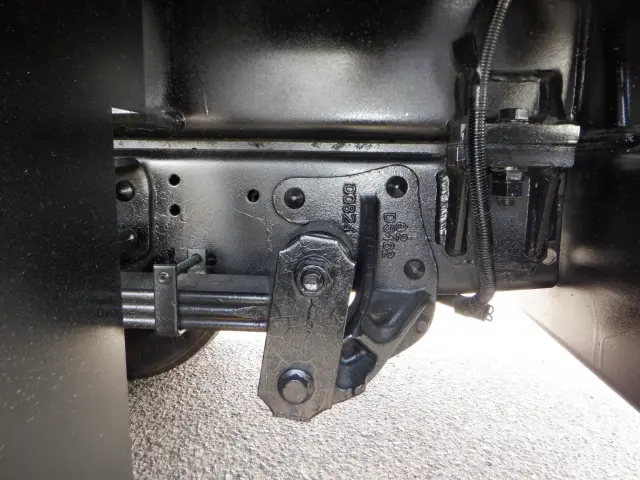 いすゞ エルフ BKG-NKR85N(2WD)の写真31