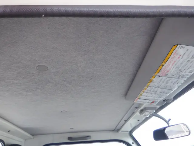 いすゞ エルフ BKG-NKR85N(2WD)の写真41