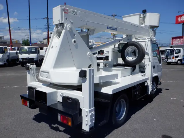 いすゞ エルフ TKG-NKR85N(2WD)の写真2