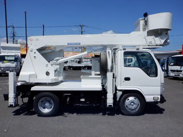 いすゞ エルフ TKG-NKR85N(2WD)の写真8