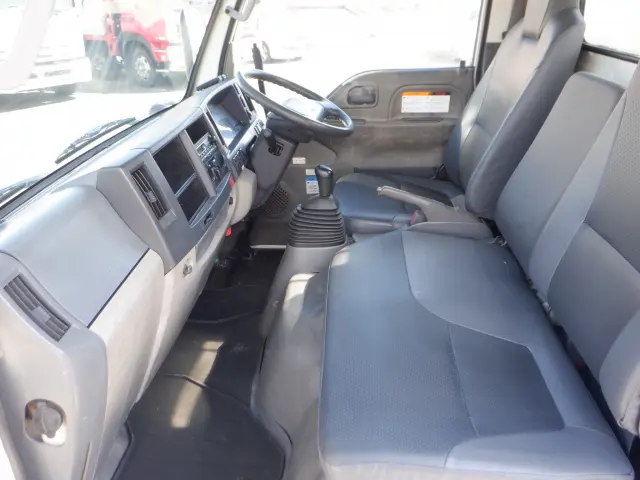 いすゞ エルフ TKG-NKR85N(2WD)の写真33